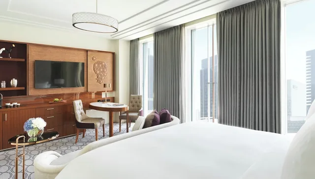 Deluxe Waterfront Room King Bed، Four Seasons Hotel Abu Dhabi at Al Maryah Island 1/4