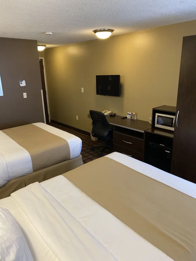 غرفة بسريرين كوين، Microtel Inn Suites By Wyndham Timmins 4/10