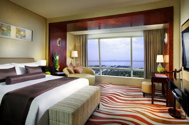 غرفة بريميوم بسرير كينج بإطلالة على النهر مع دخول صالة النادي لذوي الإعاقة، InterContinental Hangzhou 2/7