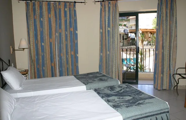 غرفة قياسية بسريرين منفصلين، Xemxija Bay Hotel (ex Porto Azzurro) 2/5