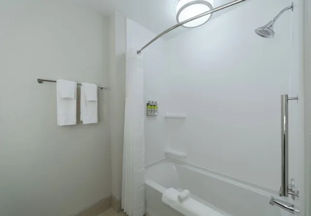 Suite, King Bed, Sofa, Holiday Inn Express And Suites San Marcos South 4/6