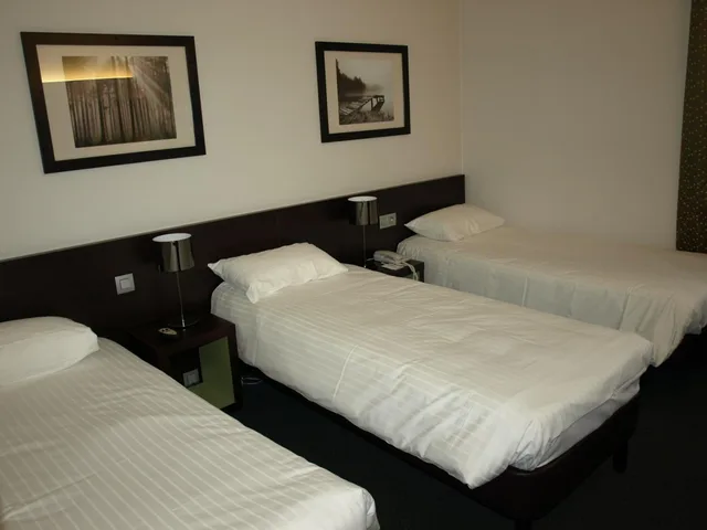 غرفة ثلاثية، Hotel Kyriad Orly Aeroport Athis Mons Formerly Kyriad Orly Athis Mons 1/3