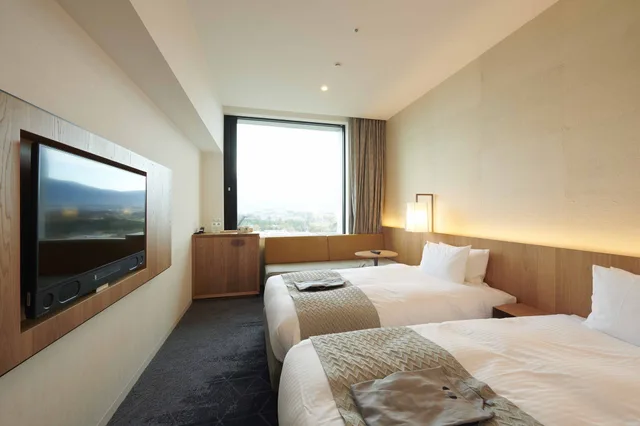 Room, Triple, Twin Beds, Mountain View, Sofa, Hotel Clad 1/4