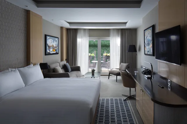 جناح جونيور بسرير كينج مع أريكة، Skopje Marriott Hotel 2/5