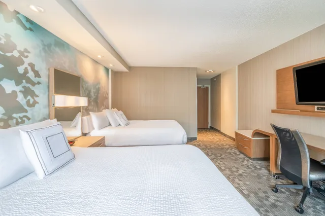 غرفة بسريرين كوين مع أريكة، Courtyard by Marriott Wilkes-Barre Arena 2/5