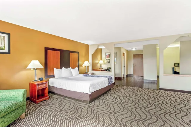 جناح استوديو بسريرين كينج، Baymont by Wyndham Moss Point 6/10