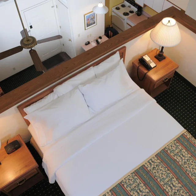 Penthouse Suite، Hawthorn Suites by Wyndham Green Bay 1/4