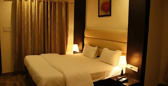 Semi Deluxe, Queen Bed، Hotel Green Palms 3/7