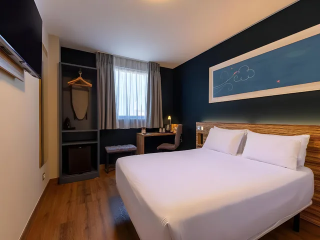 غرفة بسريرين مزدوجين، Travelodge Barcelona Poblenou 1/2