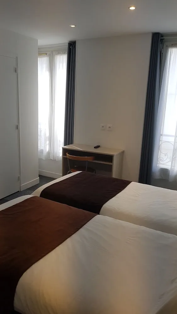 غرفة بسريرين منفصلين، COSMOS HOTEL 1/3