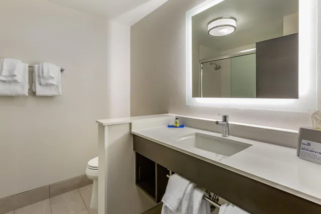 Suite, Multiple Beds، Holiday Inn Express Suites Phoenix Dwtn State Capitol 6/7