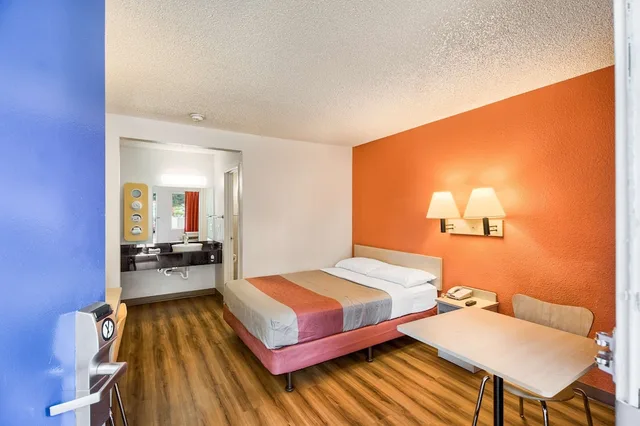 غرفة ديلوكس بسرير كوين، Motel6 Everett, WA - South 3/5