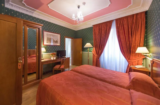 غرفة بسريرين منفصلين، Strozzi Palace Hotel 5/8