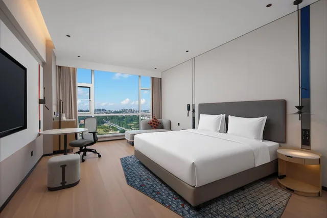 غرفة قياسية بسرير كينج في طابق مرتفع، Holiday Inn Express Qingdao Jimo By Ihg 2/8