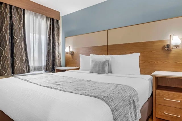 2 Bedrooms, Suite, Best Western Carlsbad by the Sea 1/2