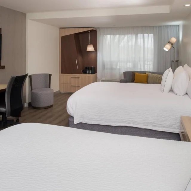 Room, 2 Queen Beds, Bathtub, Large, Accessible, Courtyard By Marriott Temecula Murrieta 1/3