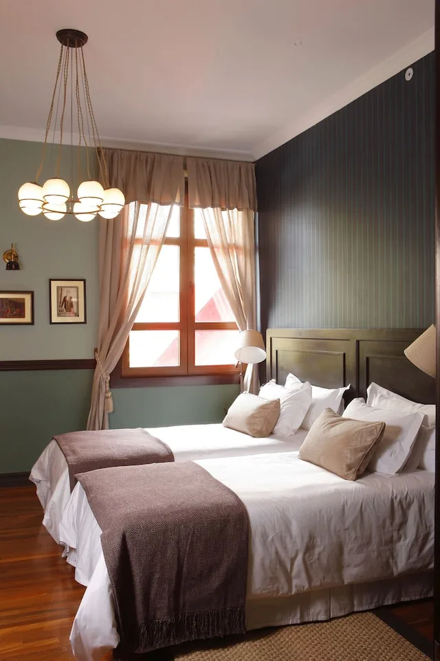 غرفة كلاسيكية بسرير كوين، Hotel Boutique Castillo Rojo 3/8