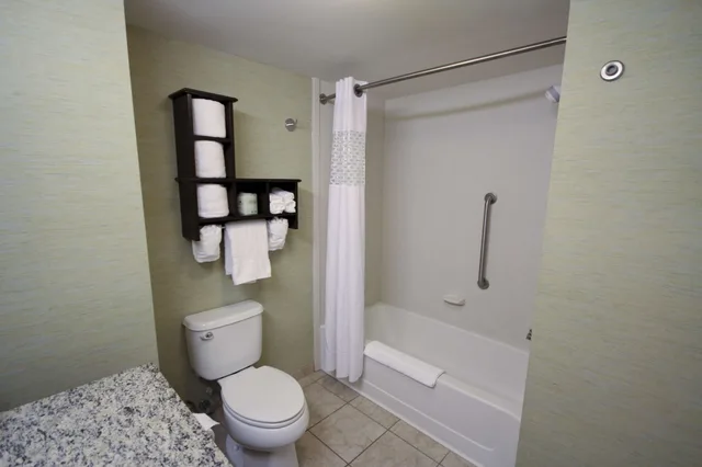 غرفة قياسية بسريرين كوين، Hampton Inn Suites Pensacola Gulf Breeze 6/7