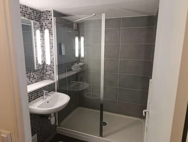 غرفة بسرير مزدوج وسرير فردي، Kyriad Meaux Sud Nanteuil Les Meaux 3/4
