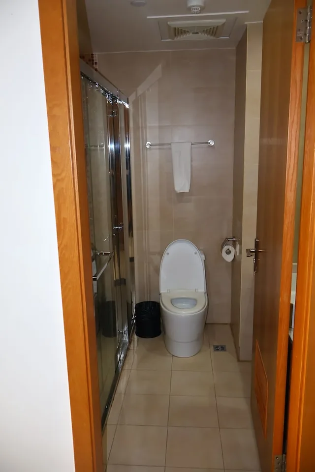Room, King Bed, Bay View, Sofa، Nalagi Hotel 8/10