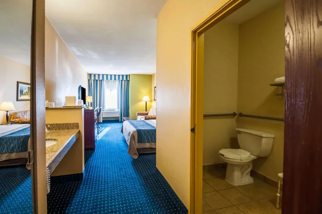 غرفة بسرير كينج، Comfort Inn and Suites North East, MD 6/7