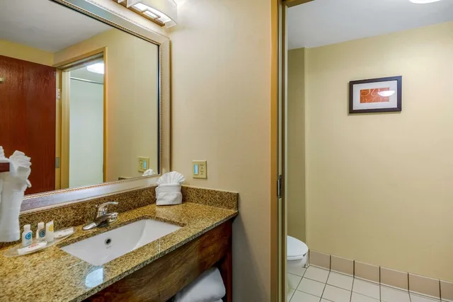 جناح لذوي الإعاقة، Comfort Suites Manassas Battlefield Park 7/9