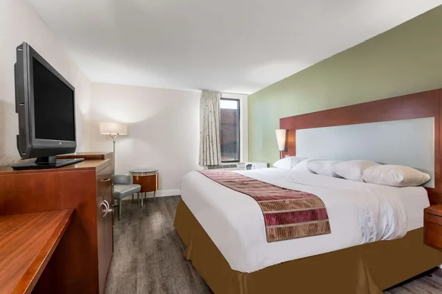 جناح بسرير كينج لذوي الإعاقة، Days Inn Suites By Wyndham Rocky Mount Golden East 4/7