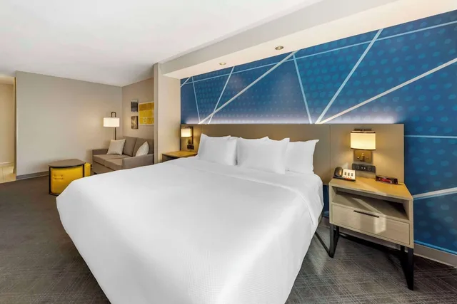 Suite, King Bed, Sofa, Comfort Inn & Suites Oklahoma City, OK 5/8