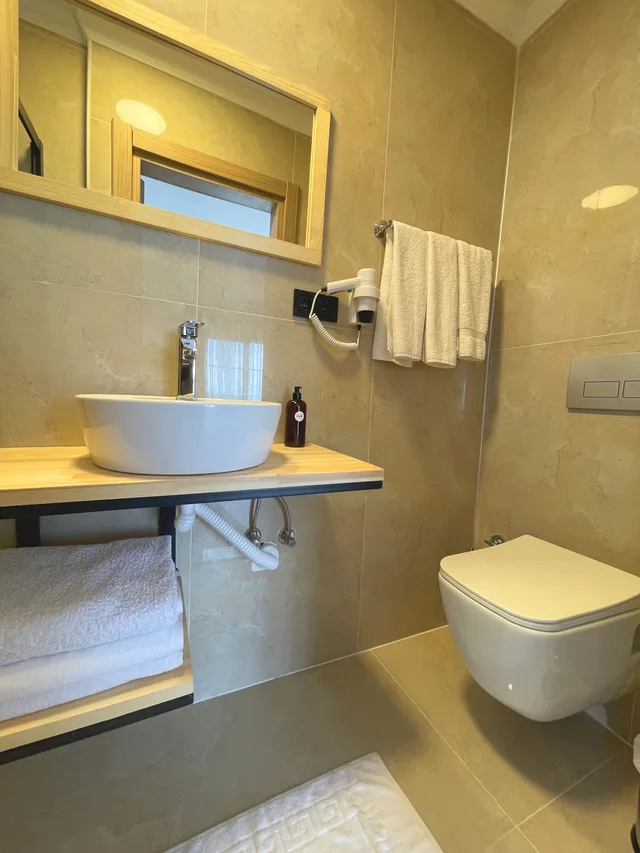 غرفة قياسية ثلاثية بسرير مزدوج وسرير فردي، Alibaba Airport Hotel 8/10