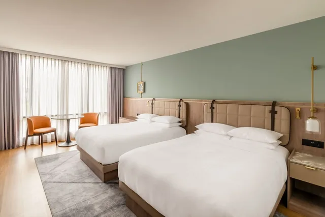 Superior, 2 Double Beds, North Wing، Zurich Marriott Hotel 3/5