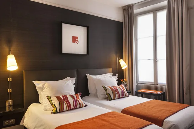 Petite, Twin Beds, Hotel Duo 2/7