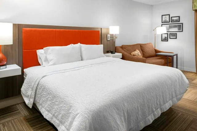 غرفة قياسية بسرير كينج، Hampton Inn Miami Dadeland 2/3