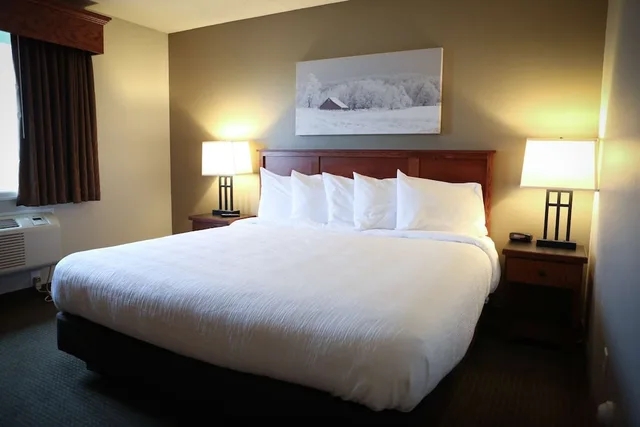 غرفة تنفيذية بسرير كينج، Grandstay Hotel And Suites Perham 1/3
