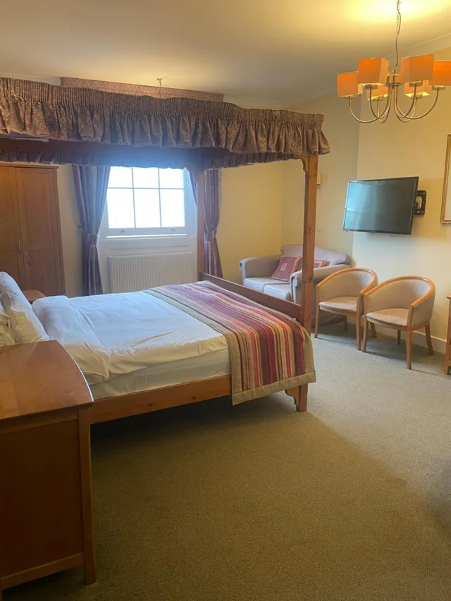 Suite, Hotel 1843 Reading 1/3