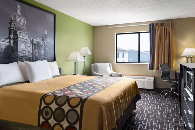 غرفة بسرير كينج، Super 8 by Wyndham Dyersville near Field of Dreams 3/4