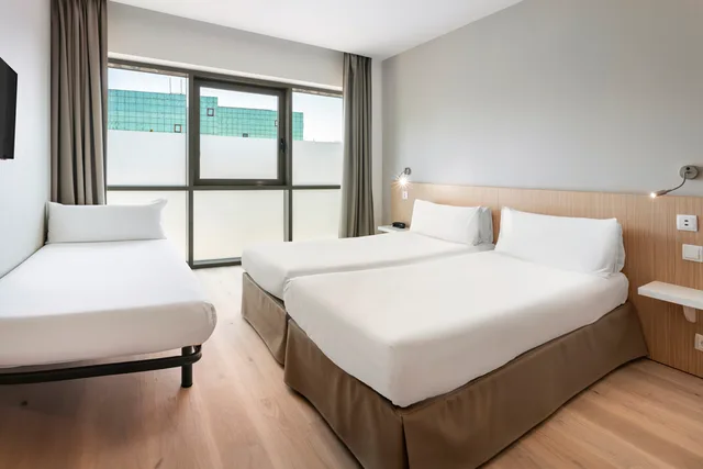 غرفة قياسية ثلاثية، B&B HOTEL Barcelona Sant Cugat 1/4