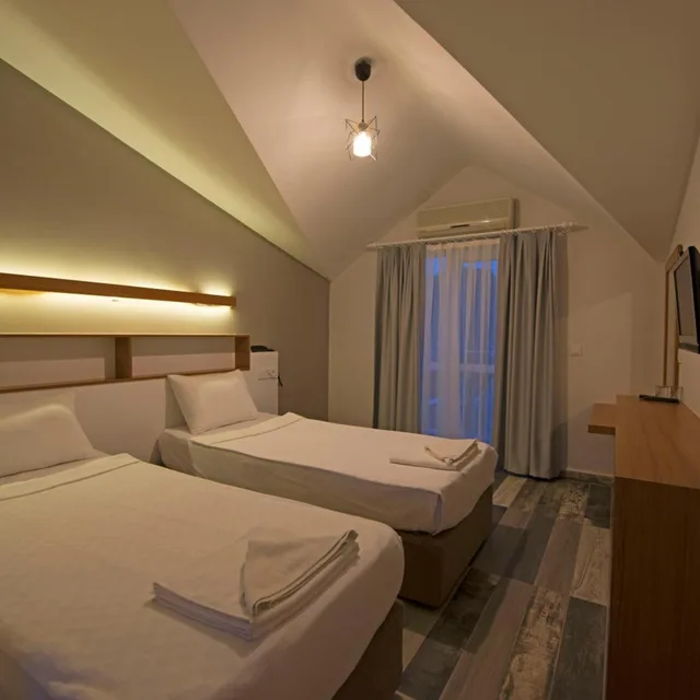 غرفة ثلاثية بشرفة، Grand Emir Hotel & SPA 1/10