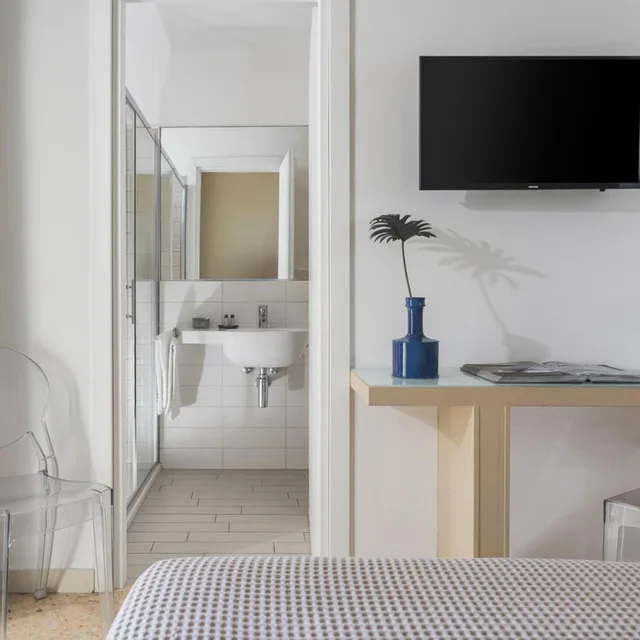 Room, Double or Twin Bed, Side Sea View، Delle Nazioni 7/7