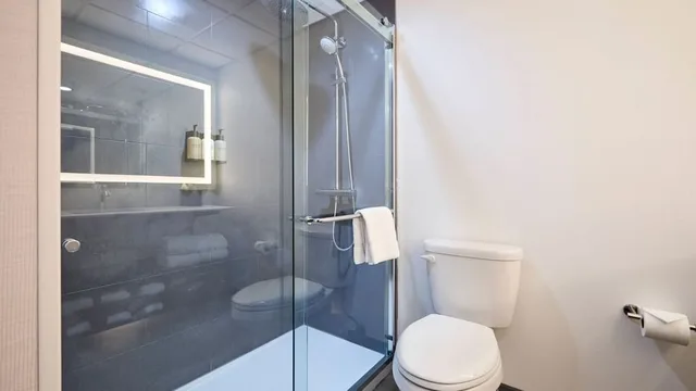 Tower, Standard, 2 Queen Beds، Gateway Hotel and Conference Center 5/5