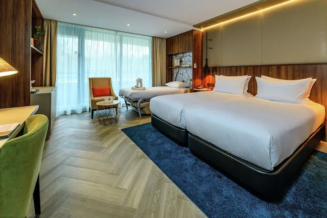 غرفة سوبيريور بسريرين منفصلين بشرفة مع أريكة، Doubletree By Hilton Royal Parc Soestduinen 2/4