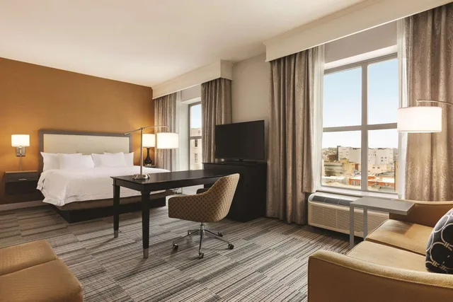 جناح استوديو بسرير كينج، Hampton Inn And Suites Roanoke-Downtown 1/3