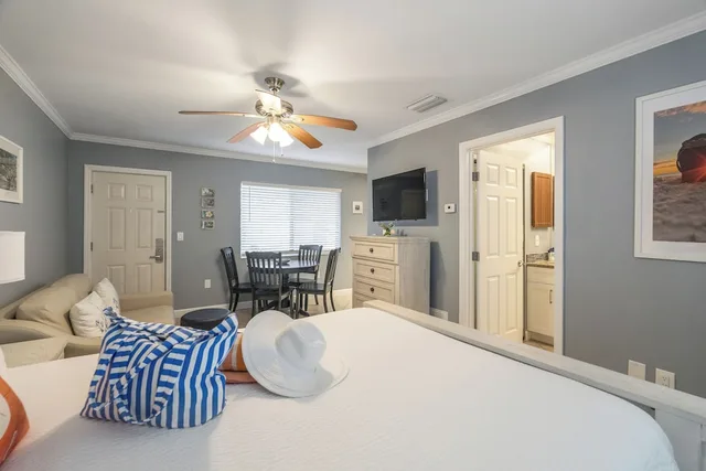 Design, Efficiency, Deluxe, Queen Bed, Kitchen، Tropical Beach Resorts 5/10