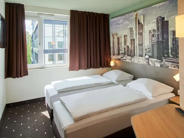 غرفة ثلاثية بثلاثة أسرّة، B&B Hotel Frankfurt-West 2/7