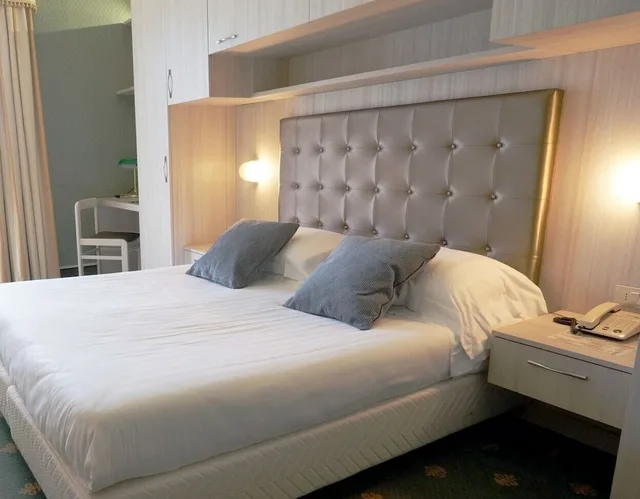 غرفة كلاسيكية بسرير مزدوج أو سريرين منفصلين بإطلالة على الجبل، HOTEL SPLENDID PALACE 2/3