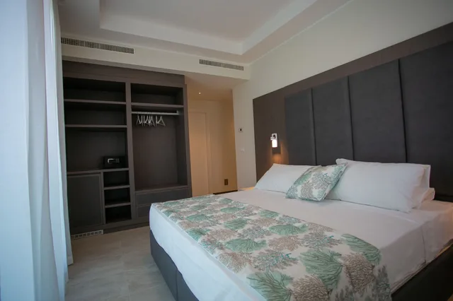 Lagoon, Superior, Queen Bed، Mosella Suite 1/3