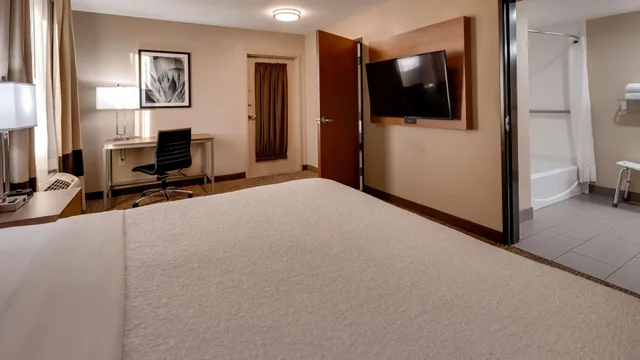 جناح، Best Western Plus Surprise-Phoenix NW 6/7