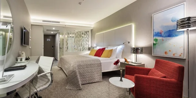 غرفة قياسية بسرير مزدوج أو سريرين منفصلين بإطلالة على الحديقة، The Sense De Luxe Hotel 8/8