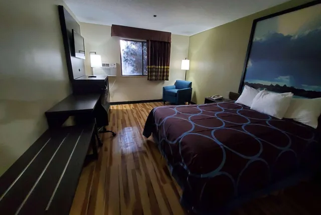 غرفة بسرير كوين للمدخنين، Super 8 by Wyndham Hagerstown 3/7