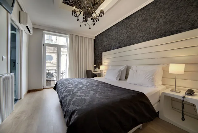 غرفة قياسية بسرير مزدوج بإطلالة على المدينة، Hotel Pilar Plaza Zaragoza 6/10