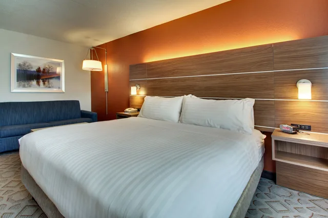 غرفة قياسية بسرير كينج، Holiday Inn Express Poughkeepsie 3/10